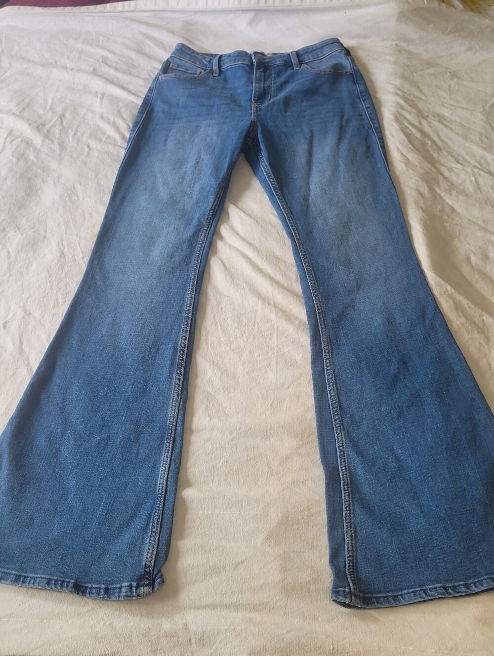 Abercrombie Ultra High Rise Flare Jeans Womens 27R/4 Retro 70s Festival Stretch